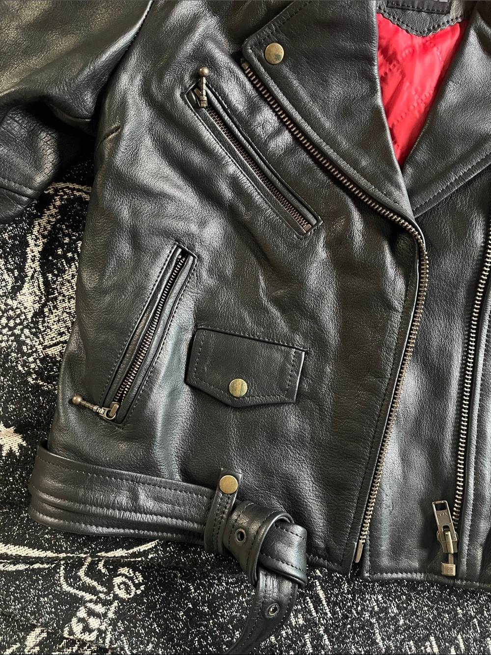 Leather jacket - Picture 4 of 10